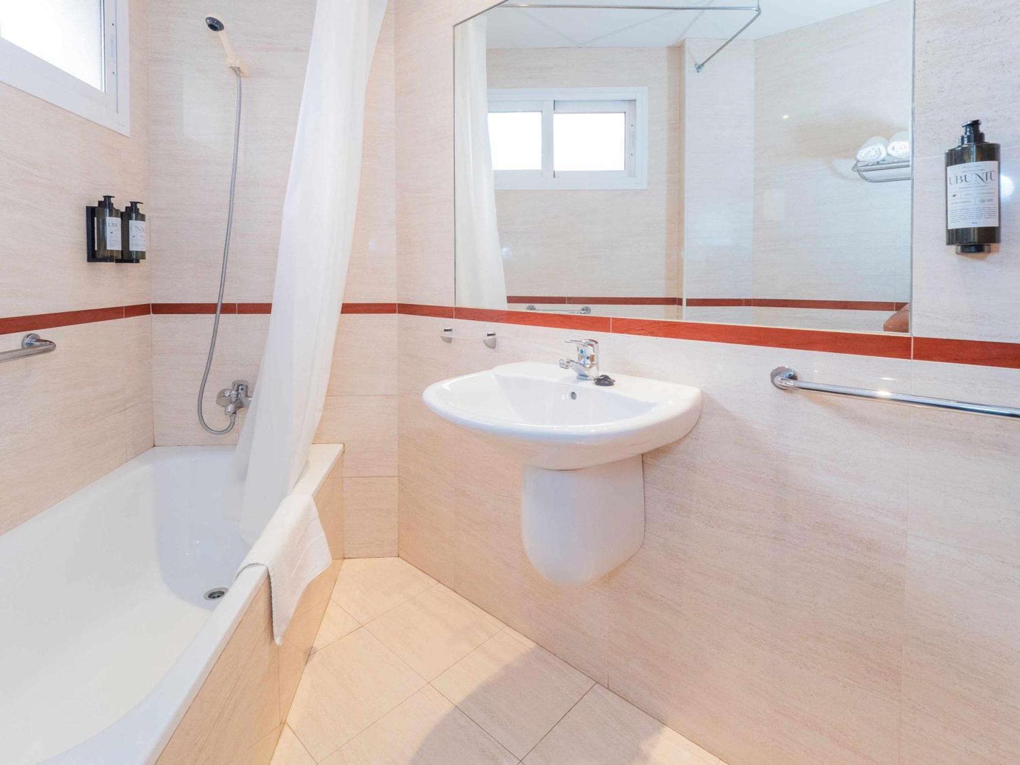 Ferienwohnung Nuevo Con Piscina Y Parking En La Playa Torre de Benagalbon Exterior foto